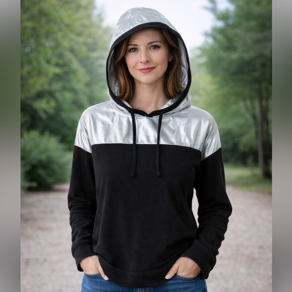 LIKE NEW VICTORIAS SECRET SPORT ANORAK HOODIE MEDIUM